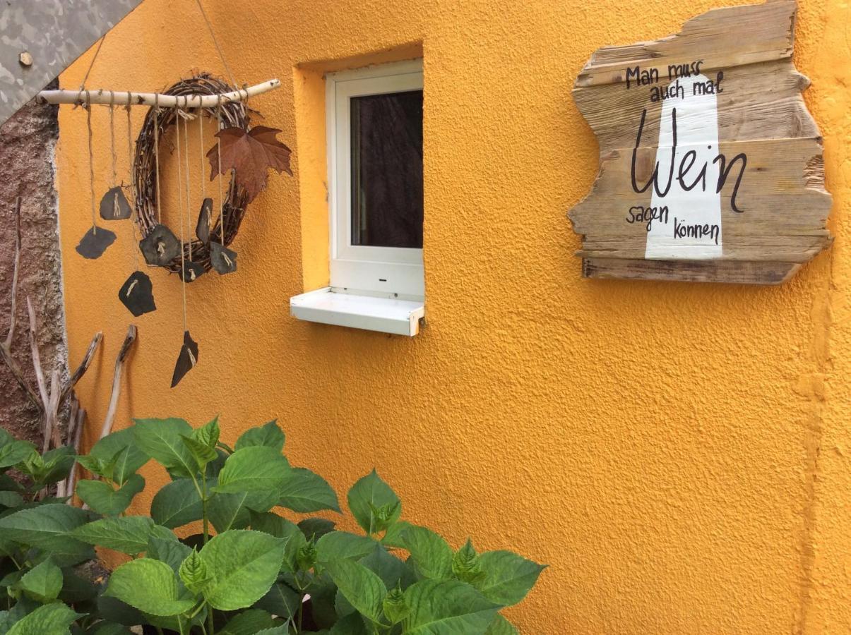 Winzerhaeuschen, Weingut Th. Mueller Apartment ไรล์ ภายนอก รูปภาพ