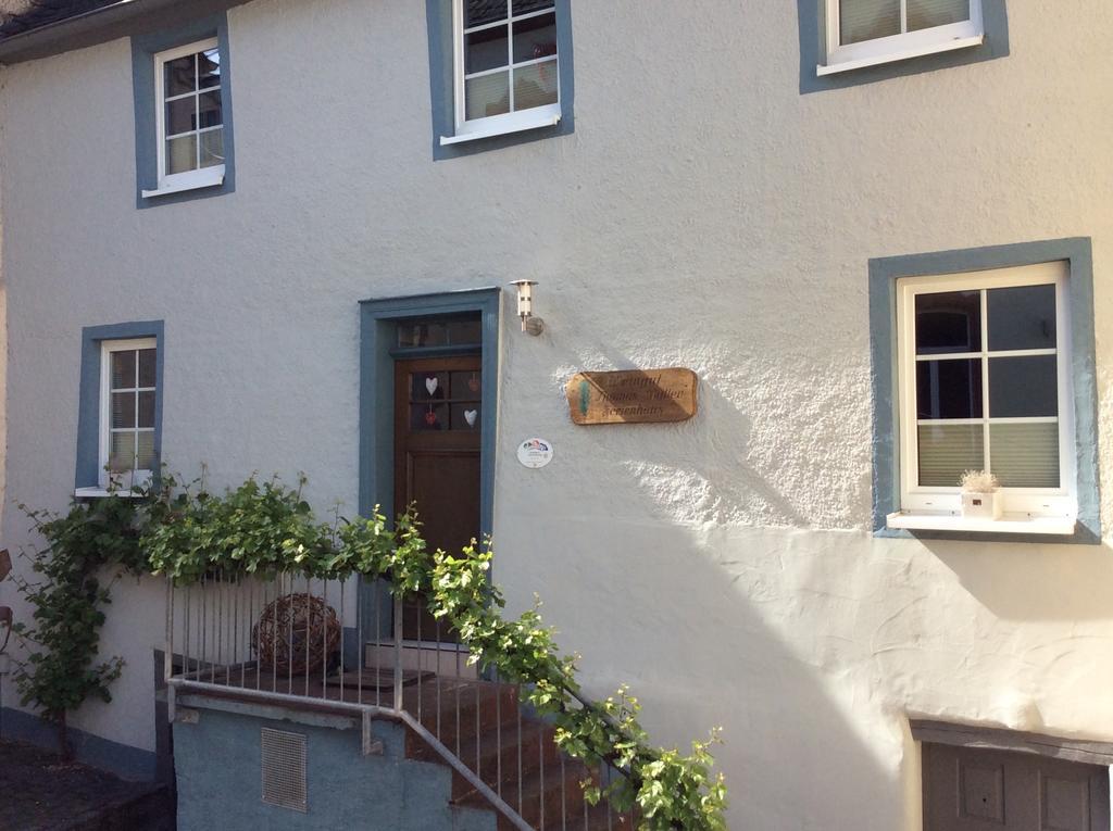 Winzerhaeuschen, Weingut Th. Mueller Apartment ไรล์ ภายนอก รูปภาพ
