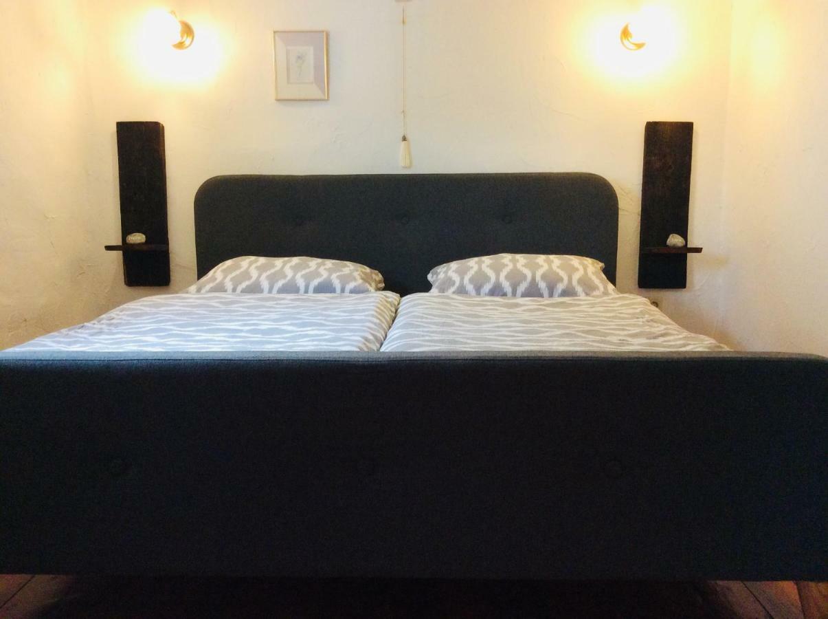 Winzerhaeuschen, Weingut Th. Mueller Apartment ไรล์ ภายนอก รูปภาพ